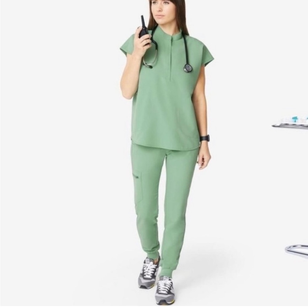 Figs Jade Rafaela Mandarin Collar and Figs Zamora Jogger Set Sz XS